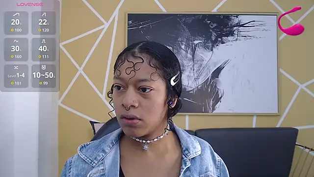 Snapshot of Agatha_Amaya chatting on 11/07/25, 01:04 Agatha Amaya online show from 11/07/25, 01:04