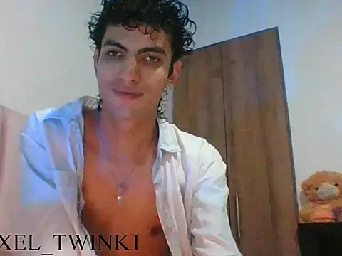 axel love13 online show from 11/09/25, 09:52