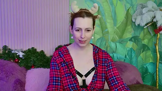 Evie Berret online show from 12/22/25, 10:48