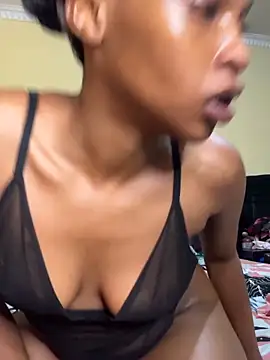 NiaLong21  online show from 02/25/26, 12:33