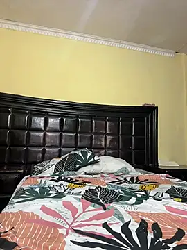 NiaLong21  online show from 01/12/26, 06:26