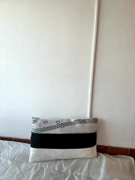 NiaLong21  online show from 11/26/25, 10:37