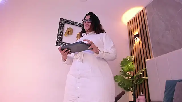 Carlotta de velour online show from 06/22/26, 03:12