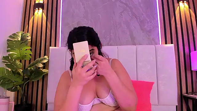 Carlotta de velour online show from 03/24/26, 03:06