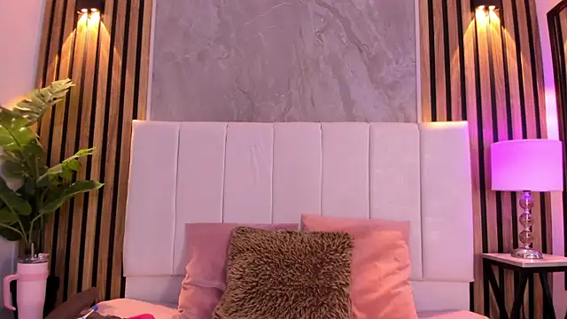 Carlotta de velour online show from 07/06/26, 02:29