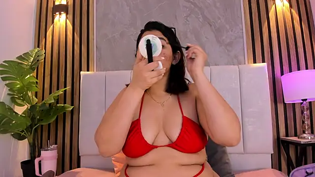 Snapshot of Carlotta_de_velour chatting on 05/20/26, 02:41 Carlotta de velour online show from 05/20/26, 02:41