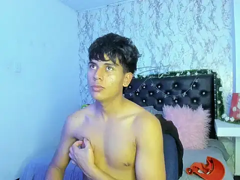 Valentino Lane online show from 12/20/25, 02:14