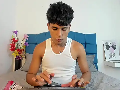 Valentino Lane online show from 01/14/26, 02:04