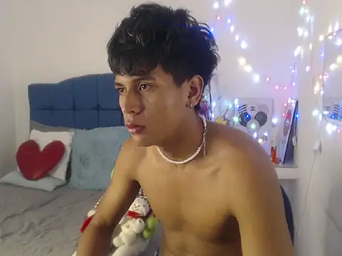 Valentino Lane online show from 12/03/25, 01:21