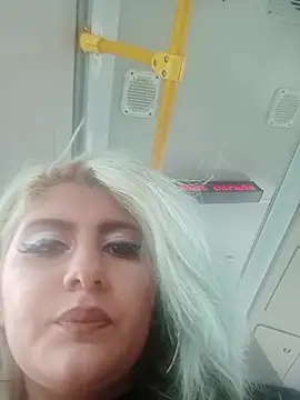 Snapshot of Hollywouldd chatting on 11/10/25, 05:07 Hollywouldd online show from 11/10/25, 05:07