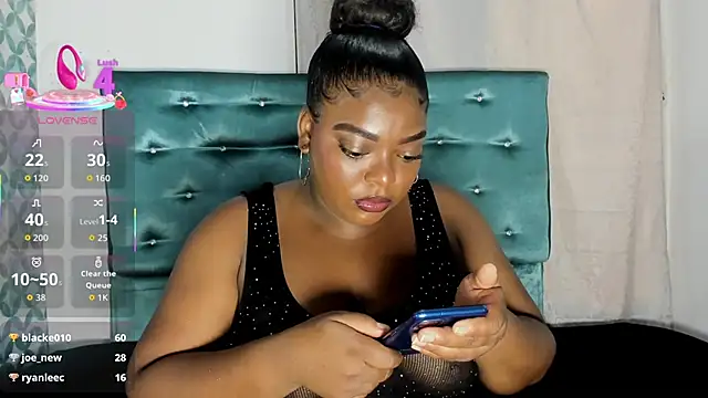 Tamaramilleer online show from 12/18/25, 02:32