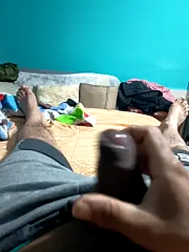 Snapshot of Loquillopajero chatting on 02/20/26, 12:29 Loquillopajero online show from 02/20/26, 12:29