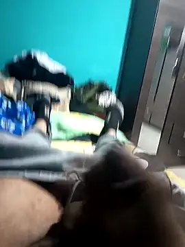 Snapshot of Loquillopajero chatting on 02/07/26, 12:13 Loquillopajero online show from 02/07/26, 12:13