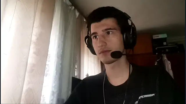 JamesLagerfeld online show from 11/06/25, 10:19