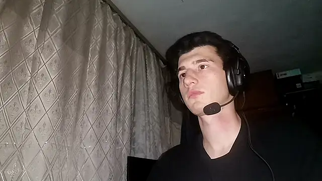 JamesLagerfeld online show from 11/13/25, 10:13