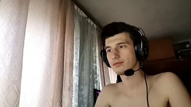 JamesLagerfeld online show from 12/21/25, 06:59