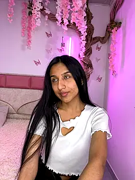 Snapshot of AdaharaBanks chatting on 11/07/25, 04:33 AdaharaBanks online show from 11/07/25, 04:33