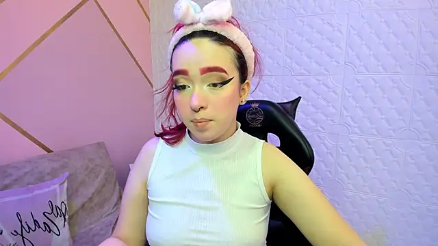 Dakkotta   online show from 11/28/25, 03:50