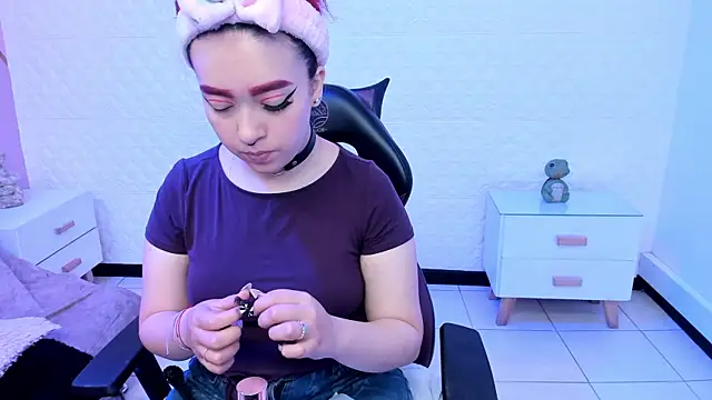 Dakkotta   online show from 11/12/25, 02:21