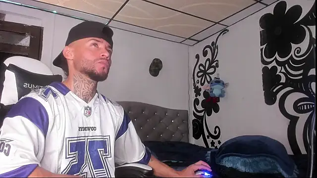 couple-hothot online show from 11/19/25, 09:26