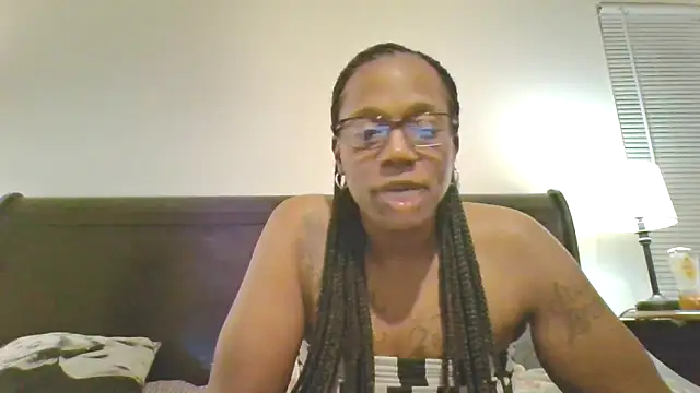 Snapshot of SweetParadise00 chatting on 11/07/25, 03:11 SweetParadise00 online show from 11/07/25, 03:11