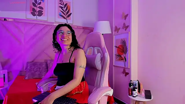 DemiJones  online show from 12/18/25, 04:39