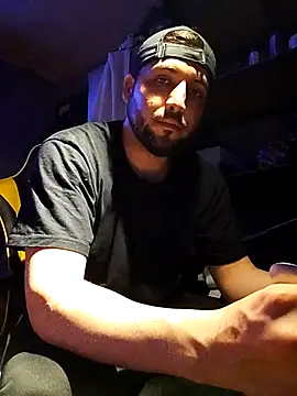 Snapshot of maneme19 chatting on 11/06/25, 05:22 maneme19 online show from 11/06/25, 05:22