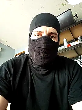 Snapshot of maneme19 chatting on 11/06/25, 06:45 maneme19 online show from 11/06/25, 06:45