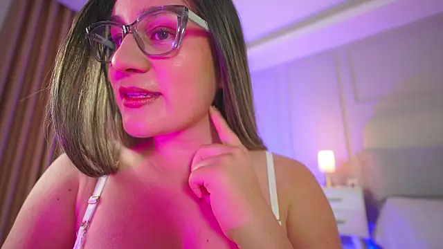 Snapshot of hanna__w chatting on 03/01/26, 03:39 hanna w online show from 03/01/26, 03:39