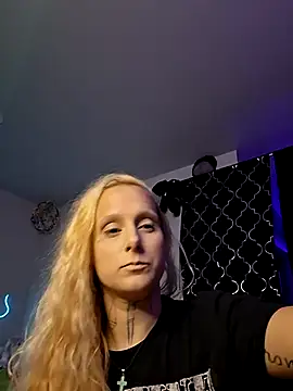 Snapshot of GemmaJustice1127 chatting on 07/14/26, 04:13 GemmaJustice1127 online show from 07/14/26, 04:13