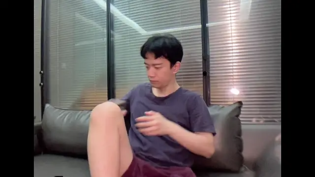 Snapshot of CouplingCry chatting on 12/03/25, 02:49 CouplingCry online show from 12/03/25, 02:49