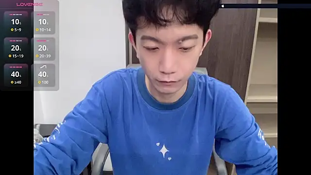 Snapshot of CouplingCry chatting on 05/10/26, 03:47 CouplingCry online show from 05/10/26, 03:47