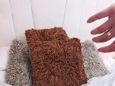 MarianaVillaloboz online show from 11/12/25, 12:26