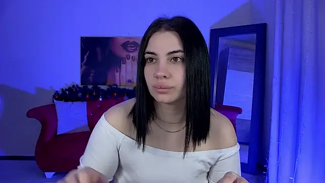 AdrianaTorres online show from 12/18/25, 05:12