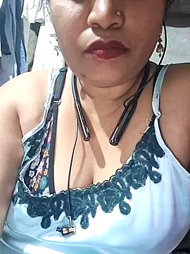 Snapshot of ZANUUA chatting on 11/16/25, 06:56 ZANUUA online show from 11/16/25, 06:56