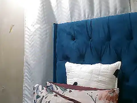 Peachesx25 online show from 11/10/25, 12:26