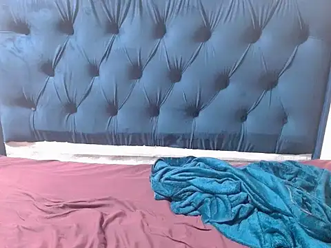 Peachesx25 online show from 11/17/25, 06:50