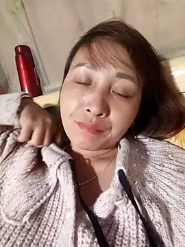 Missa-kute20 online show from 11/30/25, 03:13