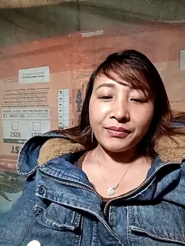 Missa-kute20 online show from 12/17/25, 02:11