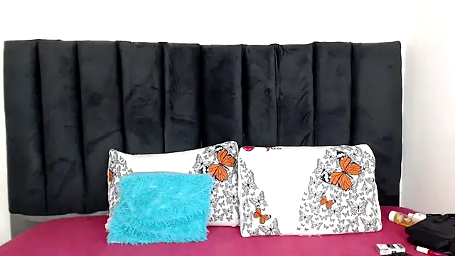 Snapshot of Miss-Berries chatting on 02/23/26, 02:35 Miss-Berries online show from 02/23/26, 02:35