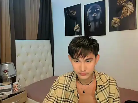 Snapshot of Urloverhardcock chatting on 11/08/25, 05:05 Urloverhardcock online show from 11/08/25, 05:05