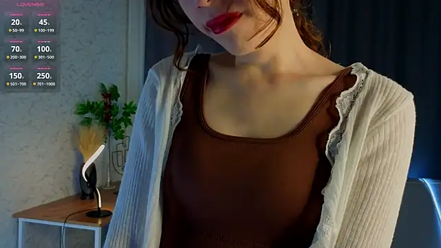 Snapshot of MariellaGrosclaude chatting on 11/07/25, 04:17 MariellaGrosclaude online show from 11/07/25, 04:17