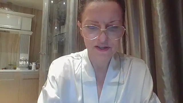 Snapshot of Eva_Glad chatting on 11/07/25, 08:19 Eva Glad online show from 11/07/25, 08:19