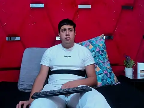 Emmaanddarling online show from 11/21/25, 02:16