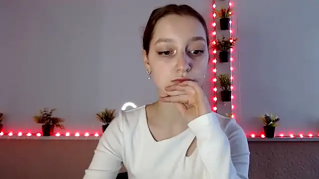 Curlyyy Girl online show from 11/11/25, 11:38