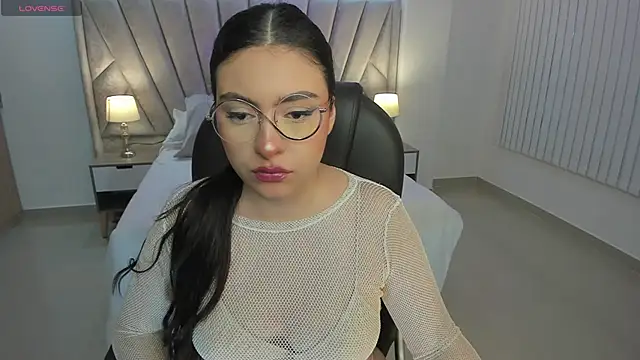 Maya vexx online show from 11/18/25, 08:12