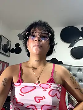  vaiolet owo online show from 11/09/25, 06:39