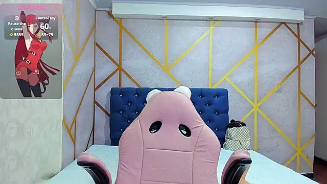  vaiolet owo online show from 02/06/26, 05:36