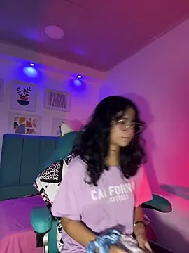  vaiolet owo online show from 11/16/25, 07:02