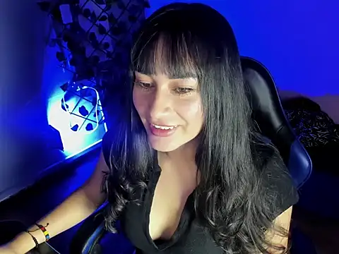 Dhany Naugthy  online show from 11/13/25, 05:28